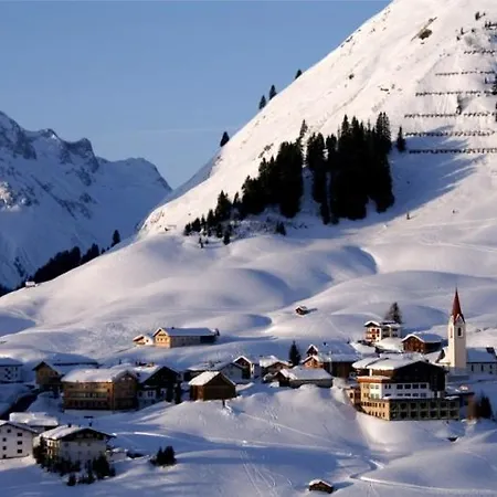 Berghuette Sonnenfluh *