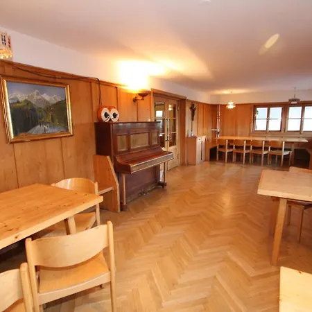 Berghuette Sonnenfluh *